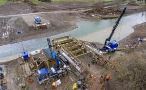 Erste THW-Brücke des Jahres wird im Ahrtal errichtet