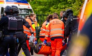 Auszubildende im Rettungsdienst trainieren mit Einsatztrainern der Polizei