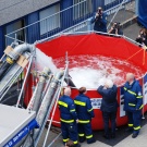 Schmutzwasserpumpe des THW wird vorgeführt.