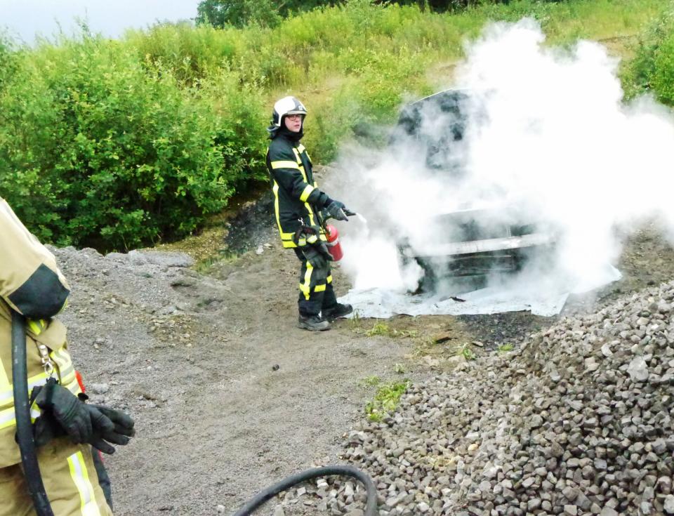 Autowracks mussten bei der Großübung gelöscht werden.