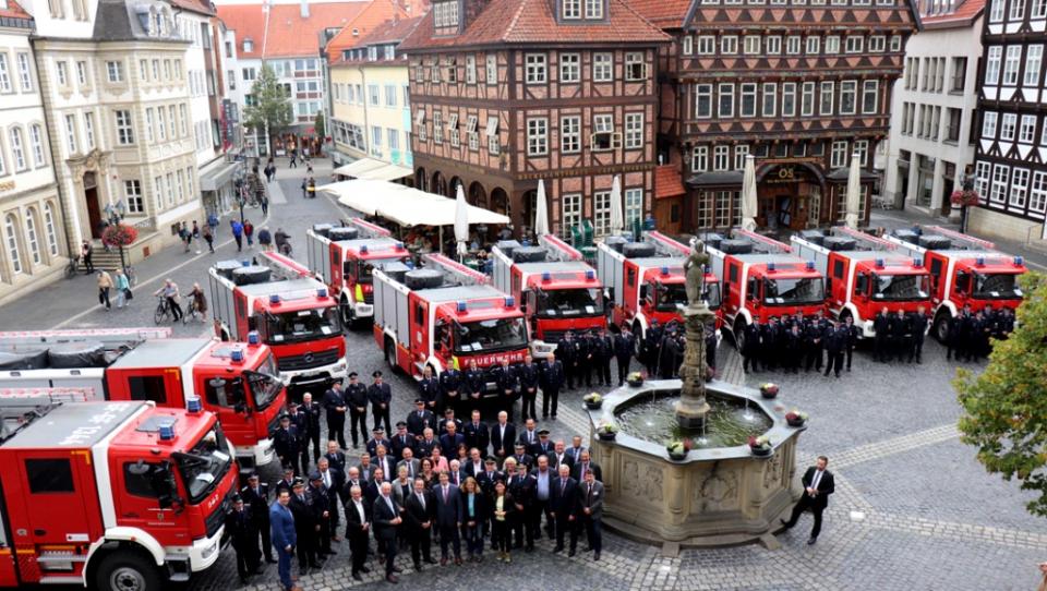 Übergabe der zehn Löschfahrzeuge an die Feuerwehren