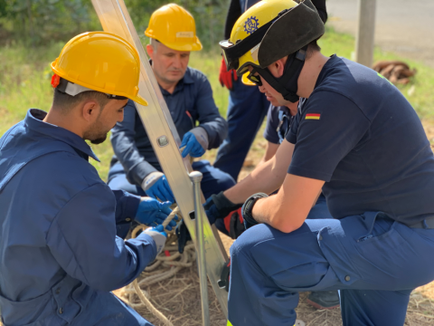 Ausbildung einer Schnelleinsatzeinheit des THW im Irak.