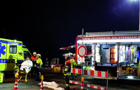 geeignete Schutzkleidung ist für alle Helfer notwendig