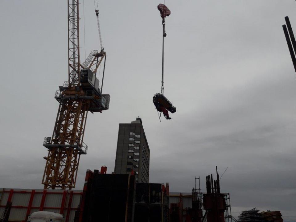 Höhenrettungseinsatz der Feuerwehr Frankfurt a. M.