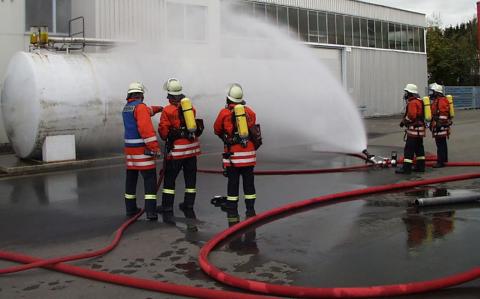 Persönliche Schutzkleidung ist der Beginn des Kampfes gegen den Feuerkrebs.