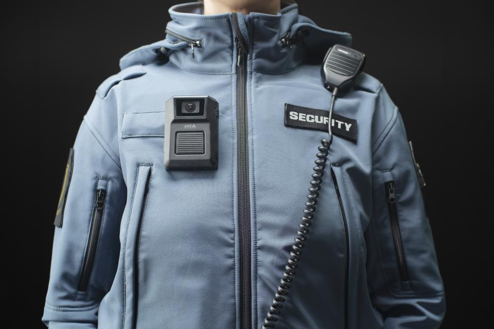 Die neue AXIS Body Worn Solution wurde speziell für Berufgruppen im...