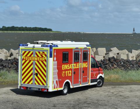 Vom ELW 1.5 der FF Cuxhaven-Mitte können die Berufsfeuerwehr und die elf...