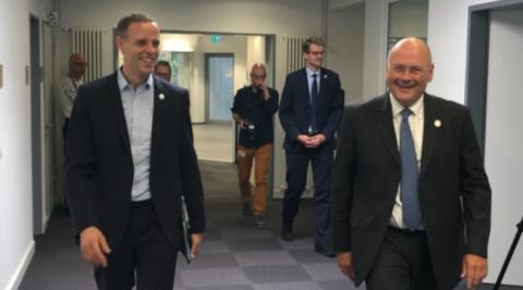 BSI-Präsident Arne Schönbohm (rechts) mit Herrn Dr. Markus Richter,...