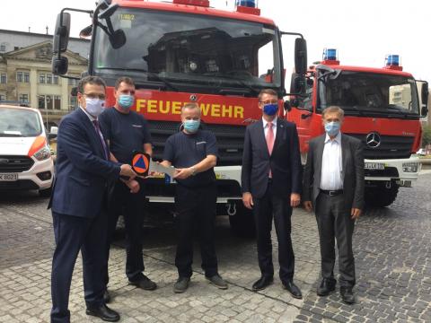 Übergabe der Einsatzfahrzeuge in Dresden.