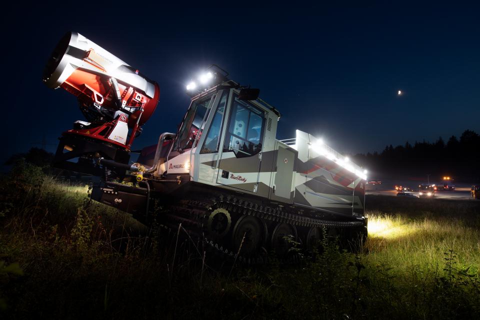 Einsatzfahrzeug für die Feuerwehr von Magirus GmbH