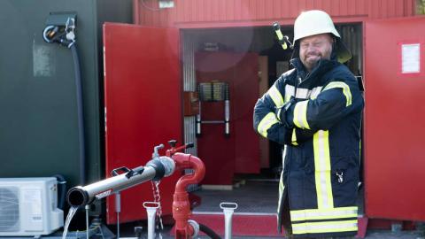 Feuerwehrmann im Einsatz bei der Bundeswehr