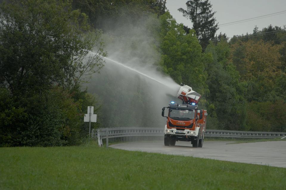 Magirus TLF AirCore fährt an