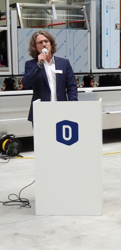 Fahrzeugübergabe an die Hilfsorganisationen