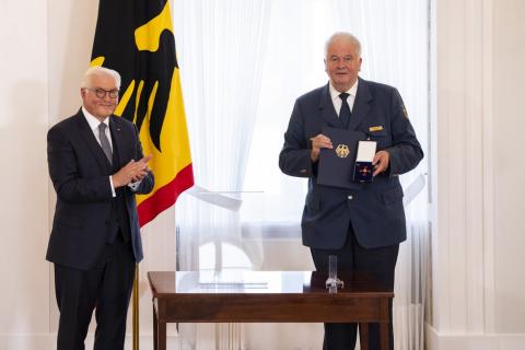 Albrecht Broemme erhält Orden