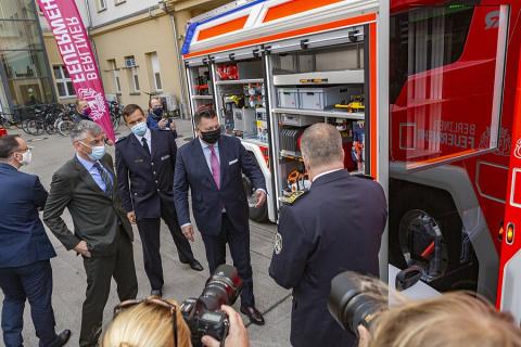 Übergabe des neuen Einsatzfahrzeuges