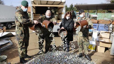 Kronkorkensammlung bei der Bundeswehr für einen guten Zweck