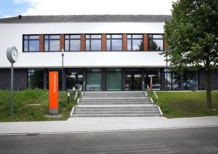 Das Lehrsaalgebäude der BABZ