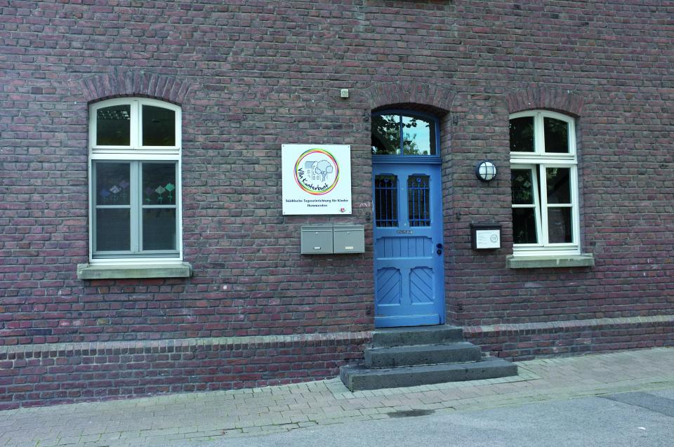 Kindergärten verlangen Anmeldung von Besuchern zum Schutz vor unbefugten...