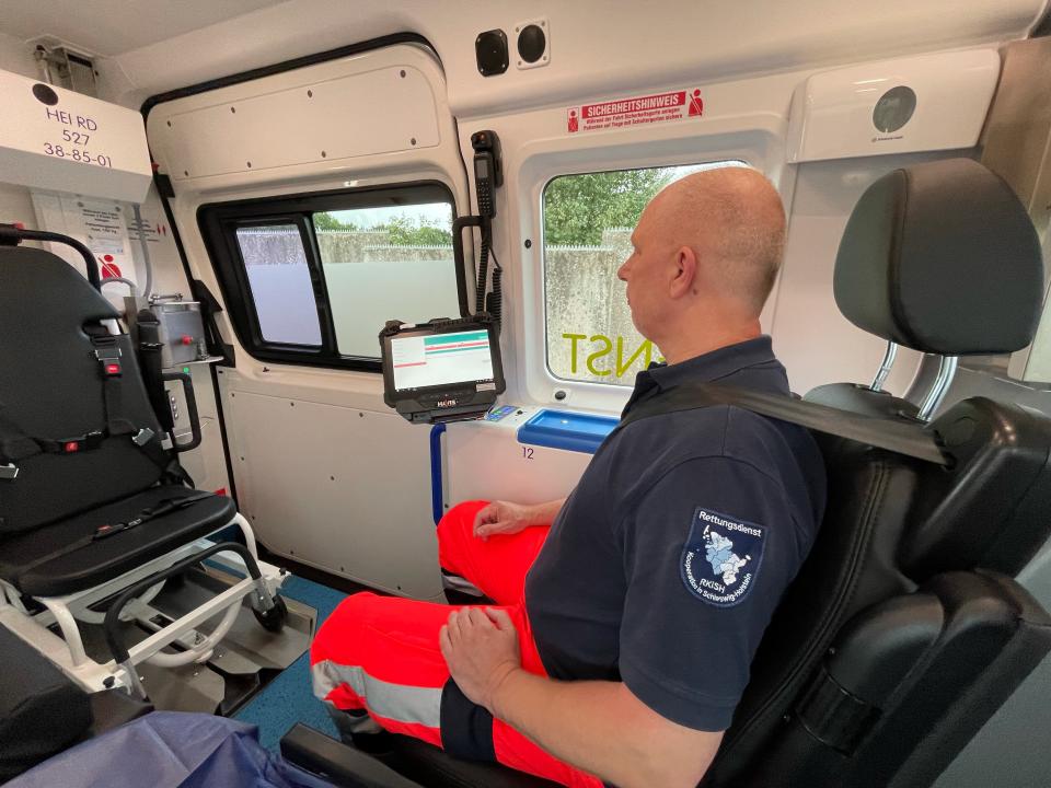 Ergonomie-KTW: Bedienung aller wichtigen Funktionen beim Sitzen im...