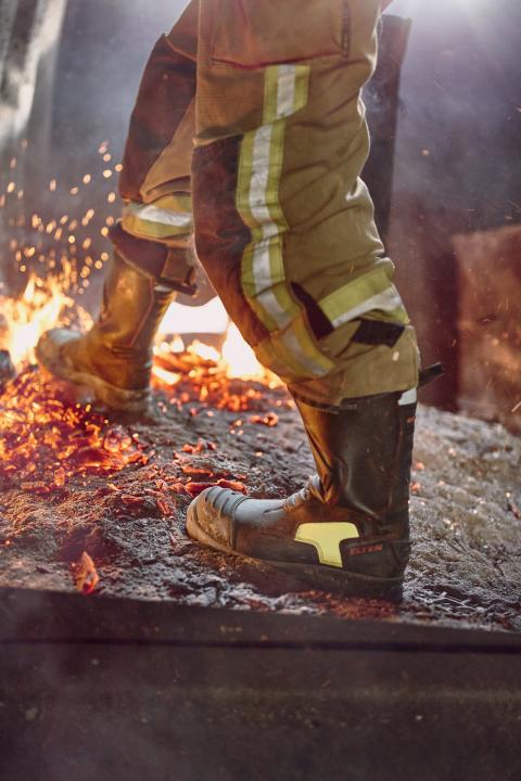 Schnelles An- und Ausziehen ermöglicht der Schlupfstiefel ‚Cruz GTX F2A‘....