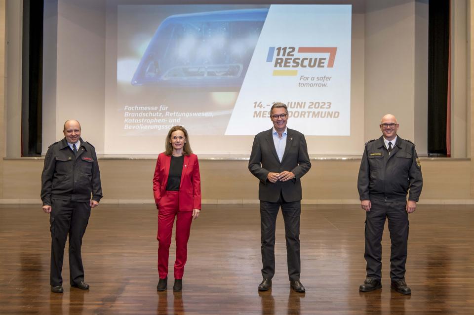 Christoph Schöneborn, Messechefin Sabine Loos, Thomas Westphal und Dirk...