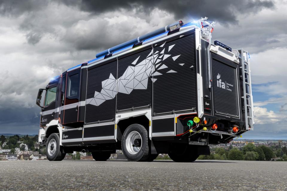 ZIEGLER liefert Löschfahrzeug mit außergewöhnlicher Beklebung an das...