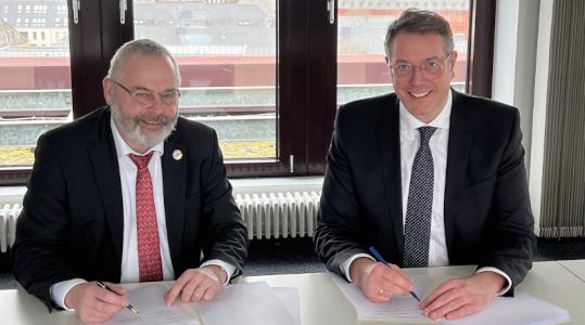 V.l.: BSI-Vizepräsident Dr. Gerhard Schabhüser; rheinland-pfälzischer...