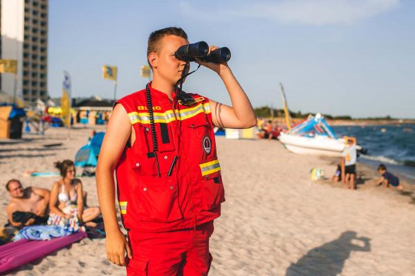 Die Rettungsschwimmerinnen und Rettungsschwimmer der DLRG bewahrten in den...