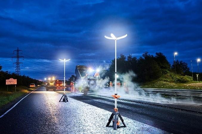 LORACS GmbH präsentiert akku-gestützte LED Teleskop Lichtmasten: Leicht,...