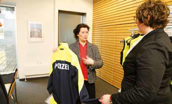 Präsentation von Neuerungen am Bekleidungskonzept für das...