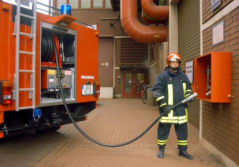 Wassernebeltechnik zuenehmend verwendet von Löschfahrzeugen der Feuerwehr