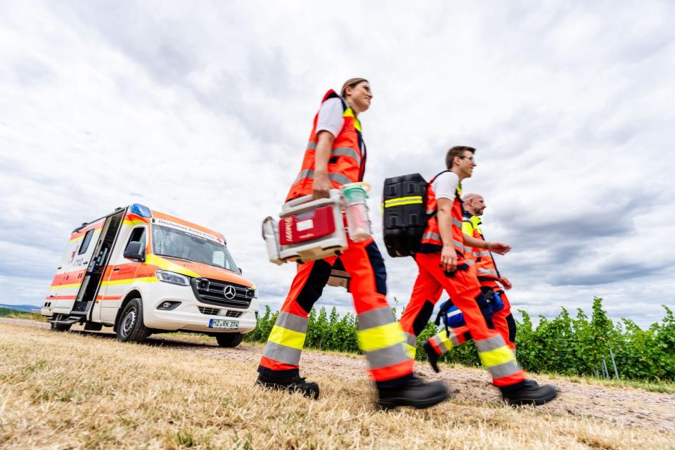 Neue Vollzeitausbildung als Rettungssanitäter im DRK-Rettungsdienst...