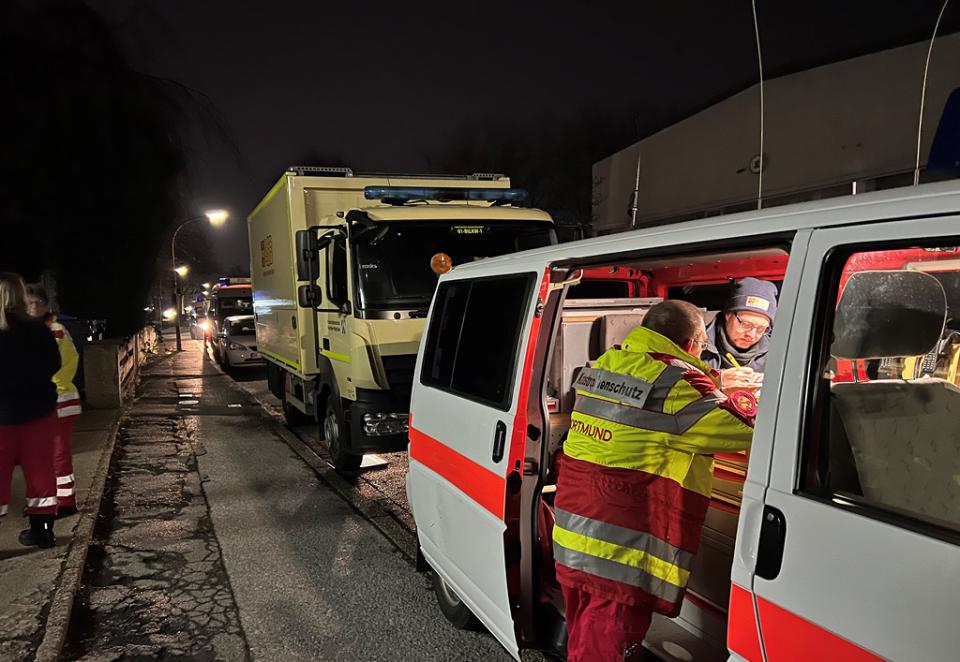 Einsatzkräfte des ASB Dortmund beim Einsatz in Hamm / Westf.