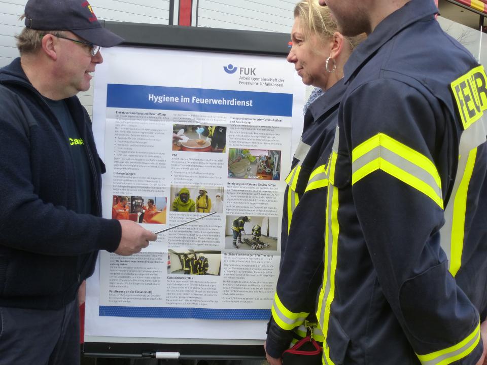 Regelmäßige Unterweisungen im Feuerwehrdienst