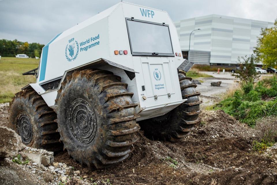 Projekt AHEAD: Robotisch ferngesteuertes SHERP-Fahrzeug für...