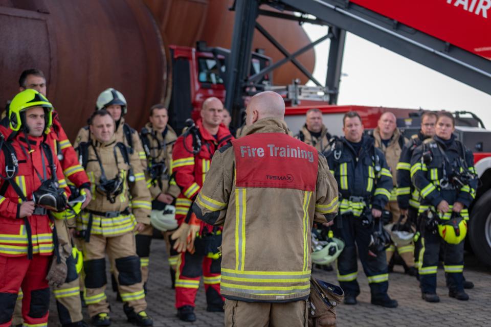 2024 – FEUERWEHR-EINSATZKLEIDUNG von TESIMAX