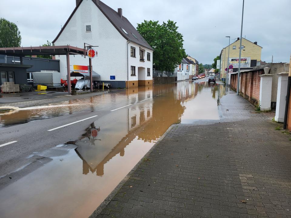 Feuerwehrbereitschaft des Leitstellenbereichs Bad Kreuznach hilft bei...