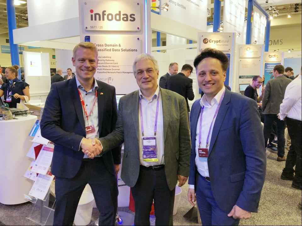 Bild von der Firma infodas GmbH zur Vorstellung der neuen SDot Diode