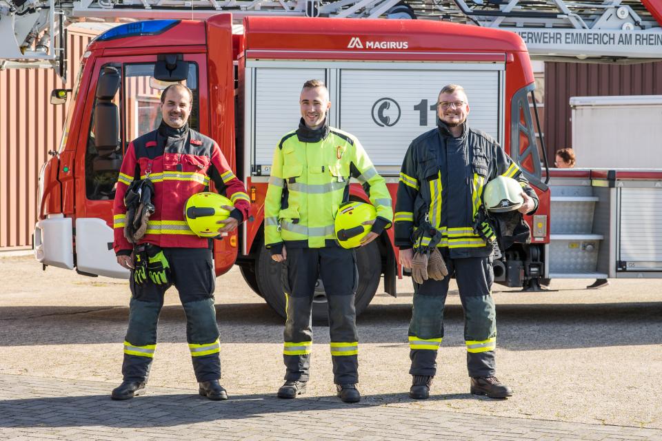 Trageversuch des modularen Systems durch die Feuerwehr Emmerich am Rhein,...