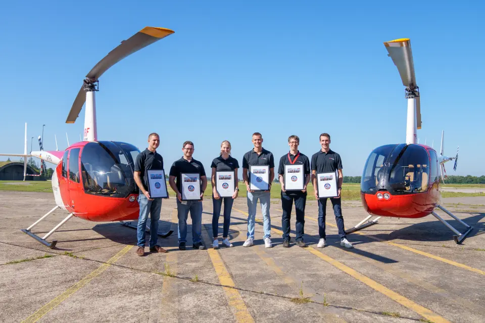 Gruppenbild der sechs Absolventen (v.l.n.r.): Micha Lehmann, Marcus Sporer,...