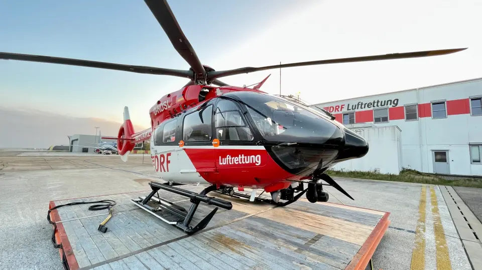 Der neue Christoph 43, eine hochmoderne H145 mit Fünfblattrotor, auf der...