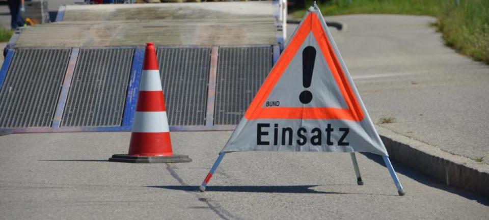Unterstützung der Feuerwehr bei verschiedenen Einsätzen durch das THW.