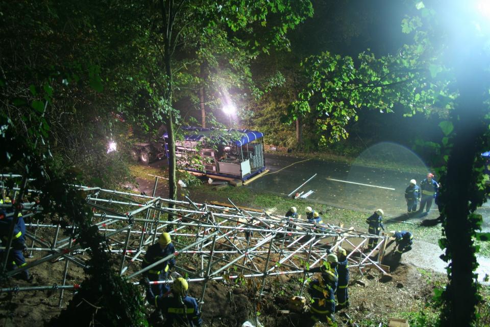 THW benutzt das Einsatz-Gerüstsystem